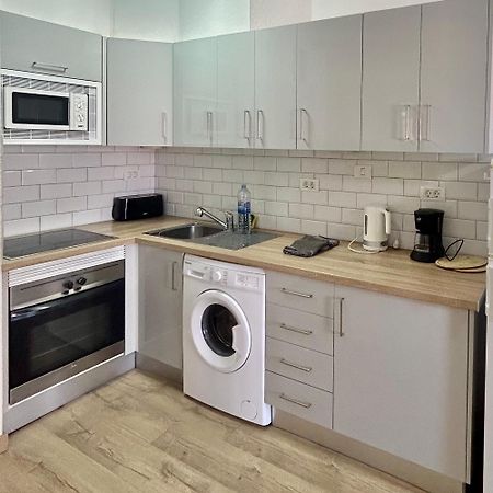 Lovely 1 Bed Apartment In Castle Harbour C108 Los Cristianos  Esterno foto
